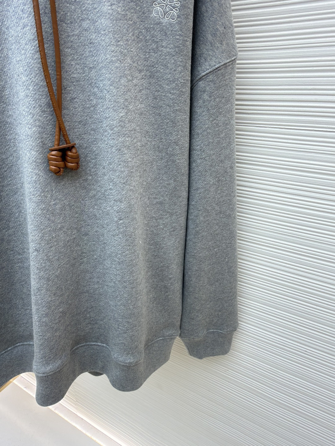 LOEWE 罗意威 皮革抽绳刺绣logo连帽卫衣 长袖 灰色 黑色 A7 H526Y25X53-1440