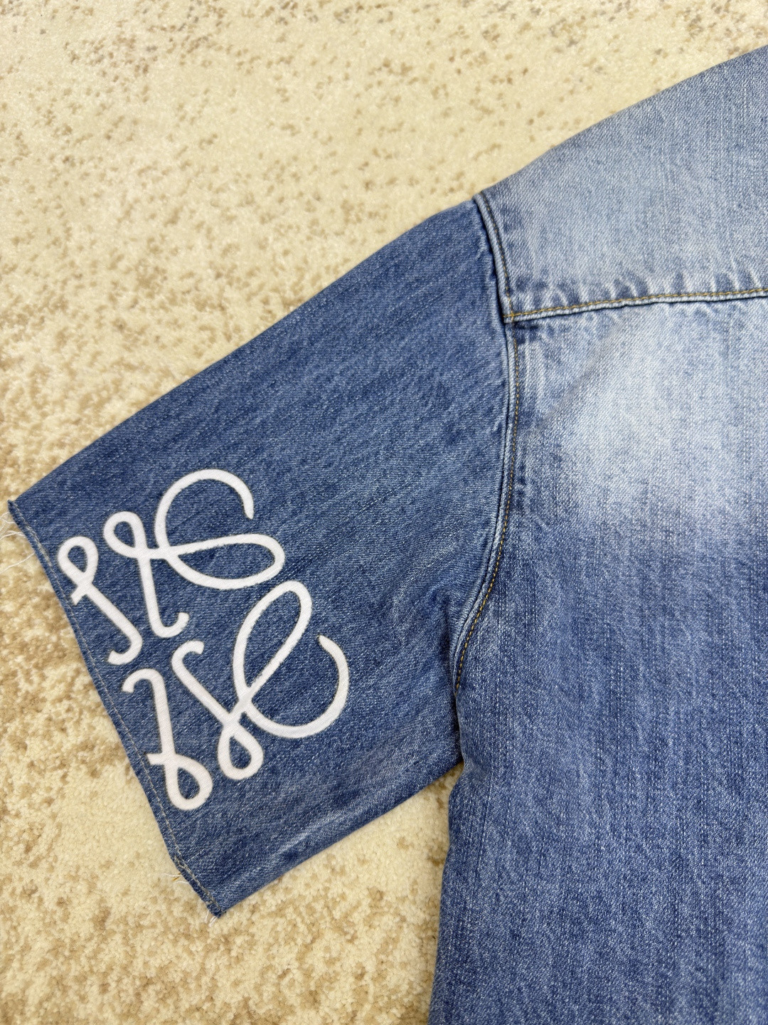 Loewe 罗意威 袖口刺绣图案 丹宁牛仔衬衫 短袖 外套 夏季 蓝色 A5 H526Y1DW18-6395