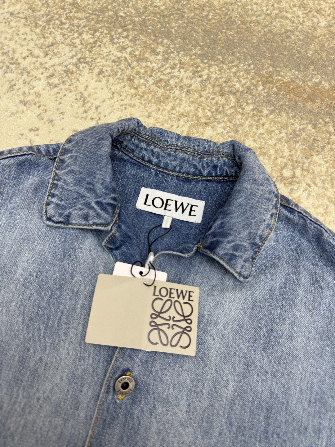 Loewe 罗意威 袖口刺绣图案 丹宁牛仔衬衫 短袖 外套 夏季 蓝色 A5 H526Y1DW18-6395