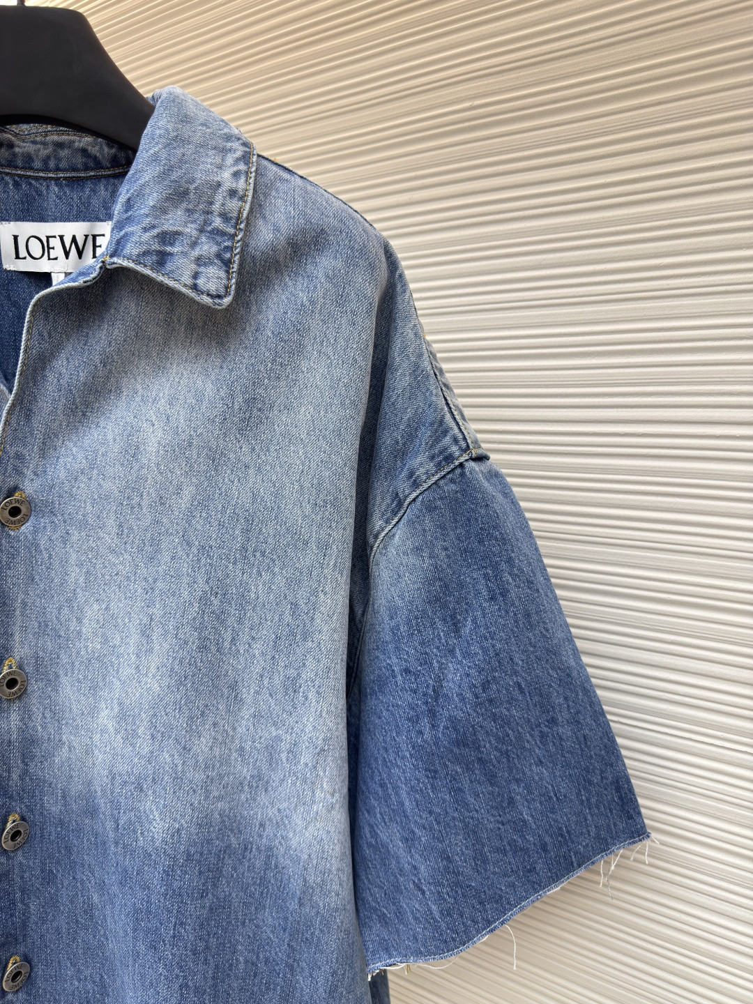 Loewe 罗意威 袖口刺绣图案 丹宁牛仔衬衫 短袖 外套 夏季 蓝色 A5 H526Y1DW18-6395