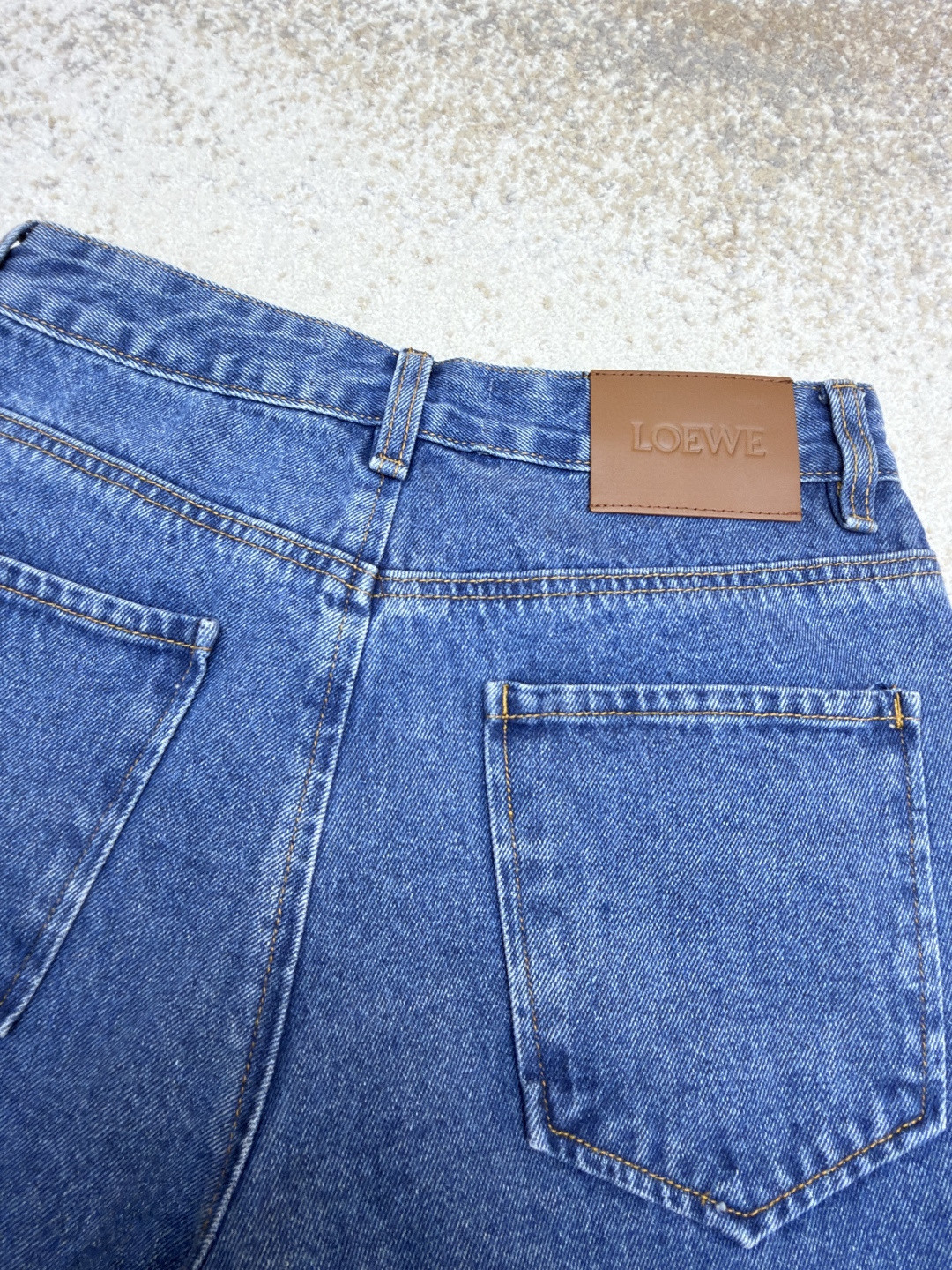 Loewe 罗意威 裤腿刺绣图案牛仔短裤 五分裤 裤子 蓝色 A5 S359Y11XC7-5320