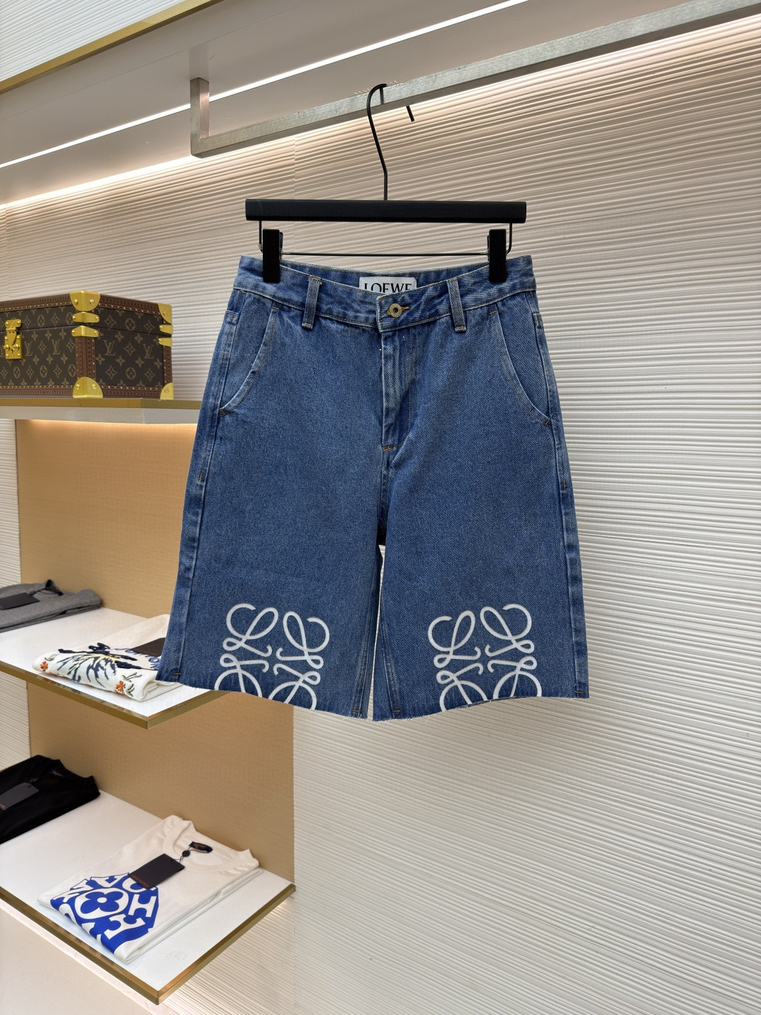 Loewe 罗意威 裤腿刺绣图案牛仔短裤 五分裤 裤子 蓝色 A5 S359Y11XC7-5320