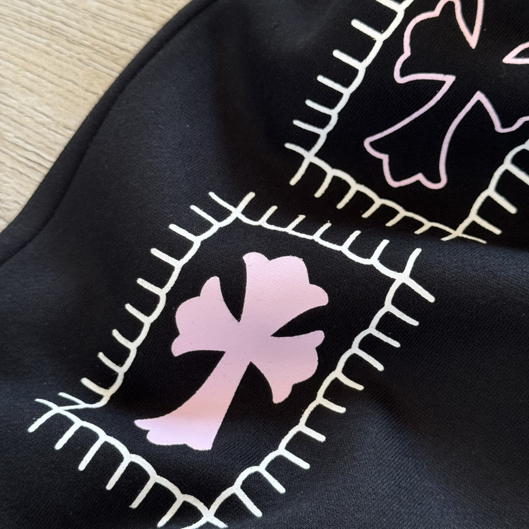 Chrome Hearts 克罗心 Deadly Doll 联名款 十字架美少女松紧腰直筒运动裤 抓绒 卫裤 休闲裤 长裤 裤子 黑色 CH-RM0607