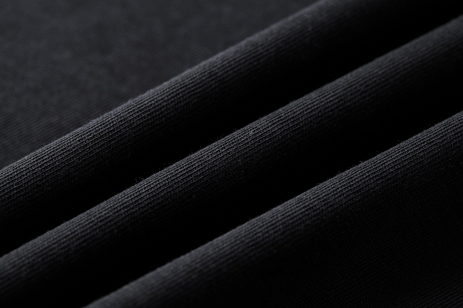 FENDI 芬迪 贴布刺绣烫钻标识T恤 短袖 套头 夏季 黑色 白色 A2 FY1319AW0WF0QA1