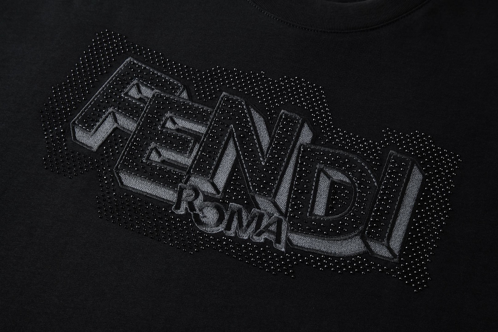 FENDI 芬迪 贴布刺绣烫钻标识T恤 短袖 套头 夏季 黑色 白色 A2 FY1319AW0WF0QA1