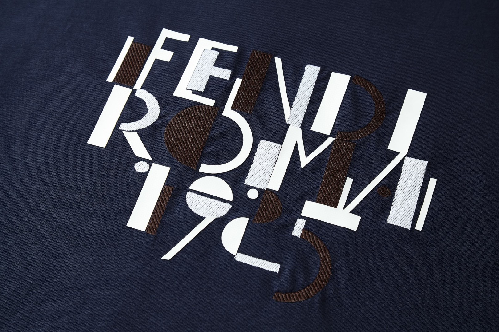 FENDI 芬迪 刺绣标识T恤 短袖 套头 夏季 蓝色 白色 A2 FY0936AVOHF0PTH