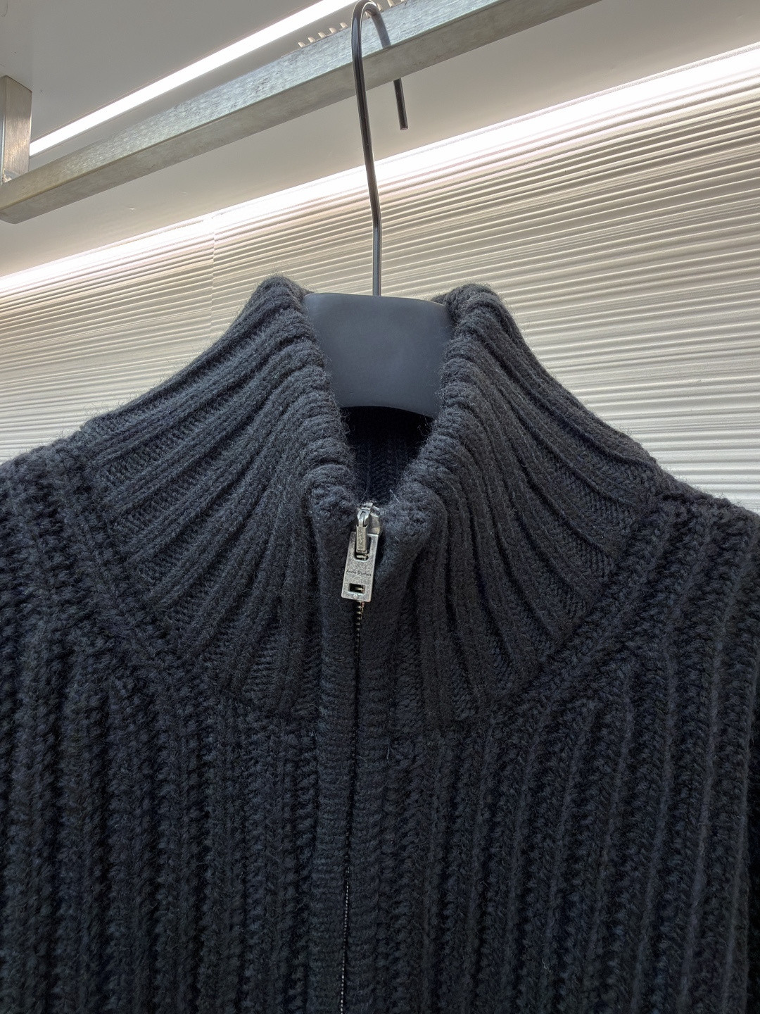 Acne Studios 后背刺绣字母logo拉链毛衣 针织衫 外套 长袖 黑色 B0