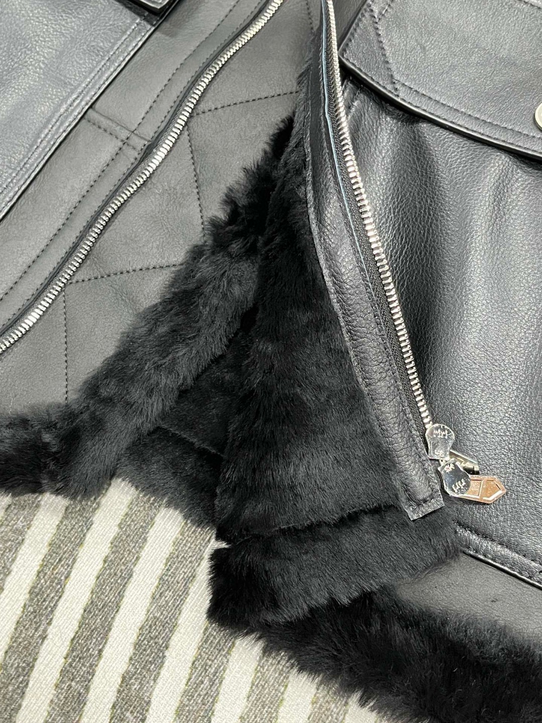 HERMES 爱马仕 皮毛一体拉链外套 夹克 皮衣 长袖 保暖 黑色 