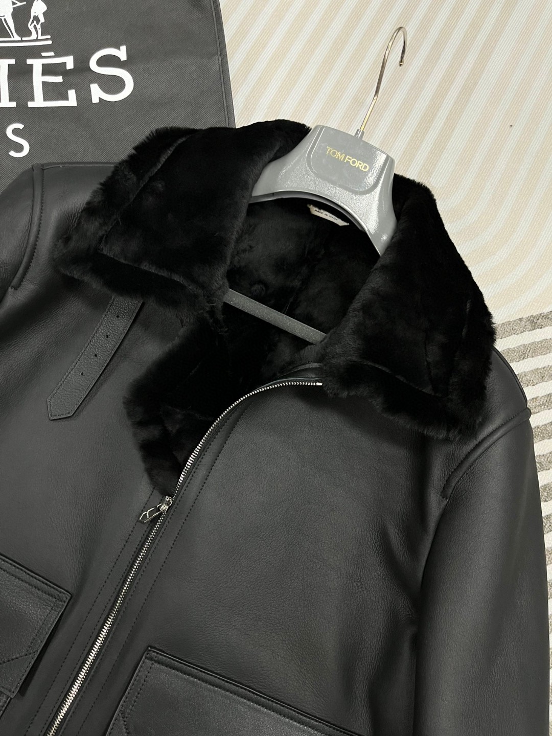 HERMES 爱马仕 皮毛一体拉链外套 夹克 皮衣 长袖 保暖 黑色 