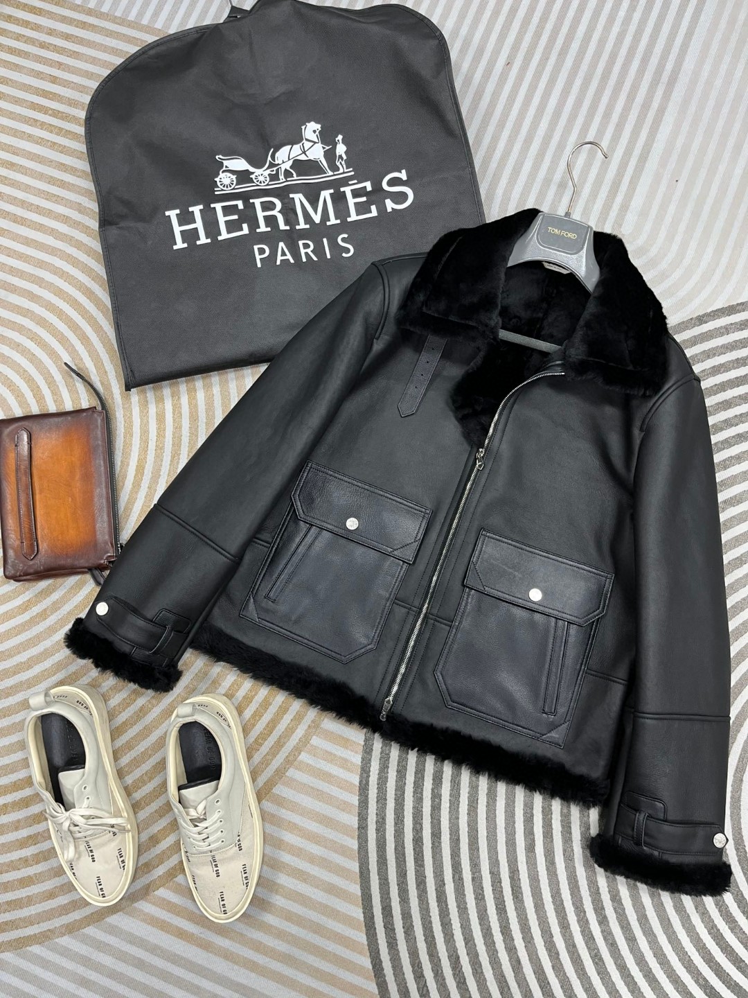 HERMES 爱马仕 皮毛一体拉链外套 夹克 皮衣 长袖 保暖 黑色 