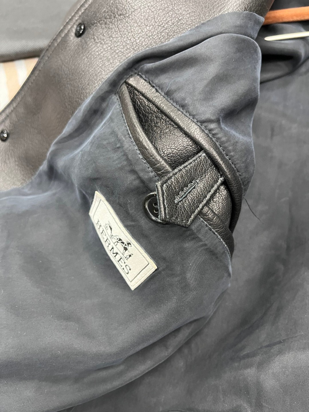 HERMES 爱马仕 皮毛一体拉链外套 夹克 皮衣 长袖 保暖 黑色 