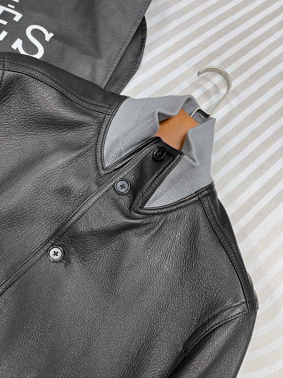 HERMES 爱马仕 立领皮夹克 外套 皮衣 长袖 黑色