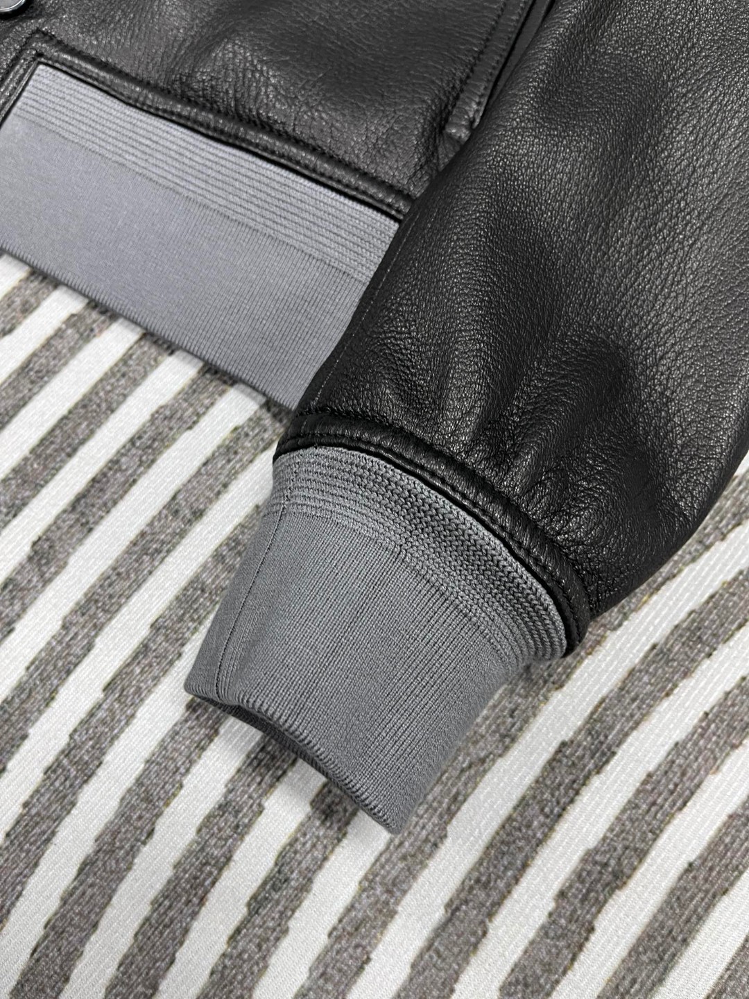 HERMES 爱马仕 立领皮夹克 外套 皮衣 长袖 黑色