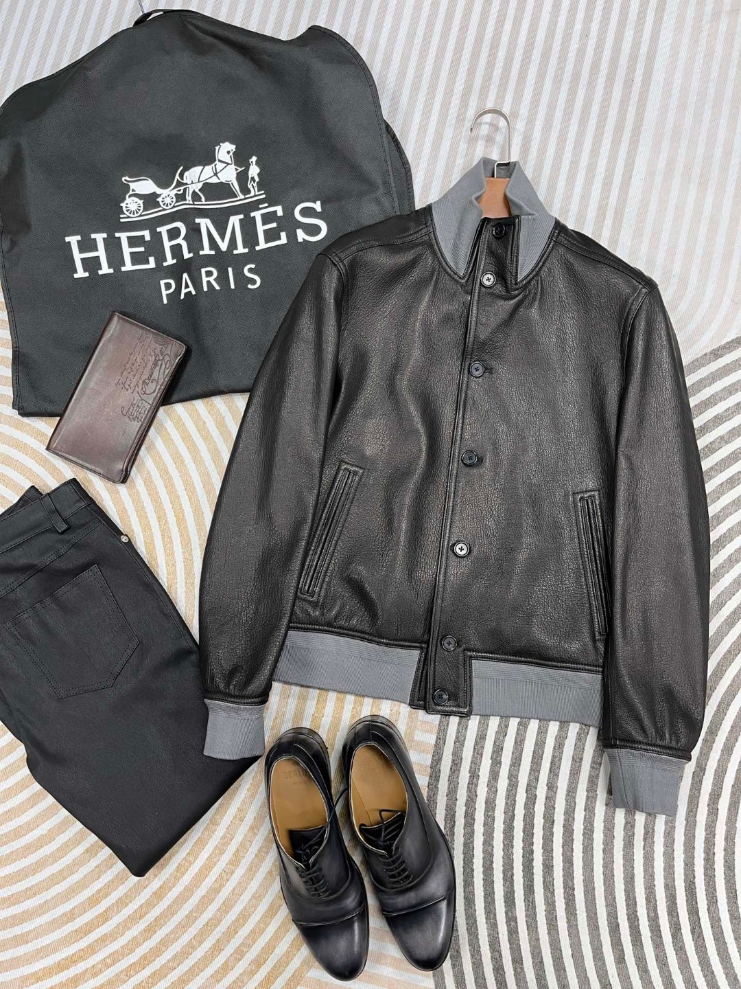 HERMES 爱马仕 立领皮夹克 外套 皮衣 长袖 黑色