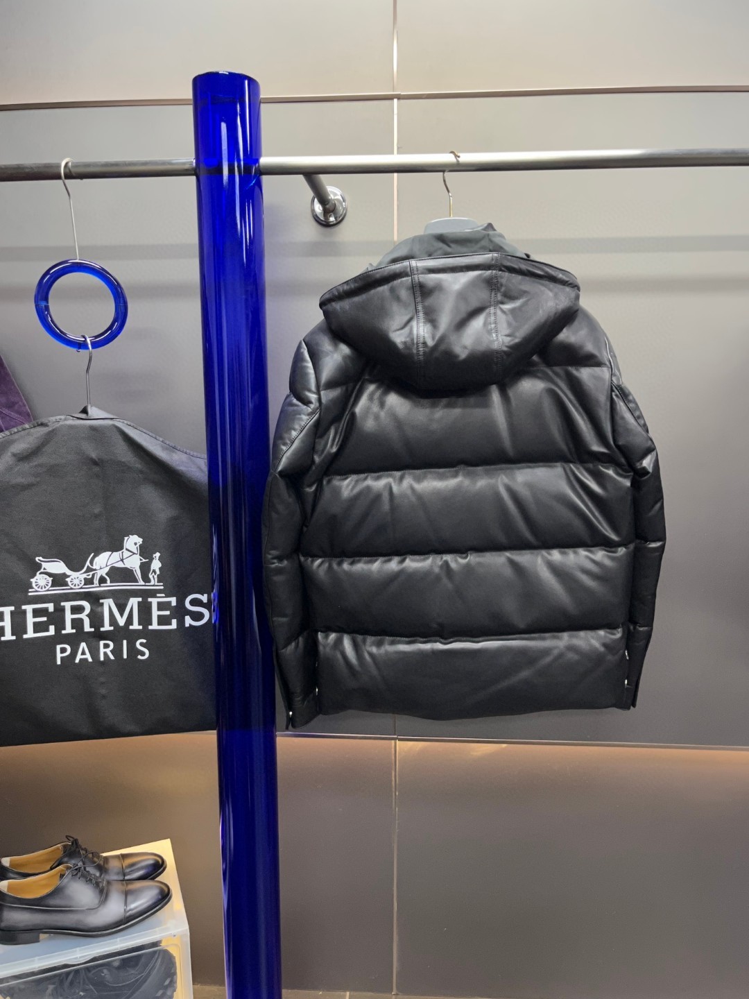 HERMES 爱马仕 连帽拉链真皮羽绒服 外套 夹克 保暖 长袖 黑色 咖色