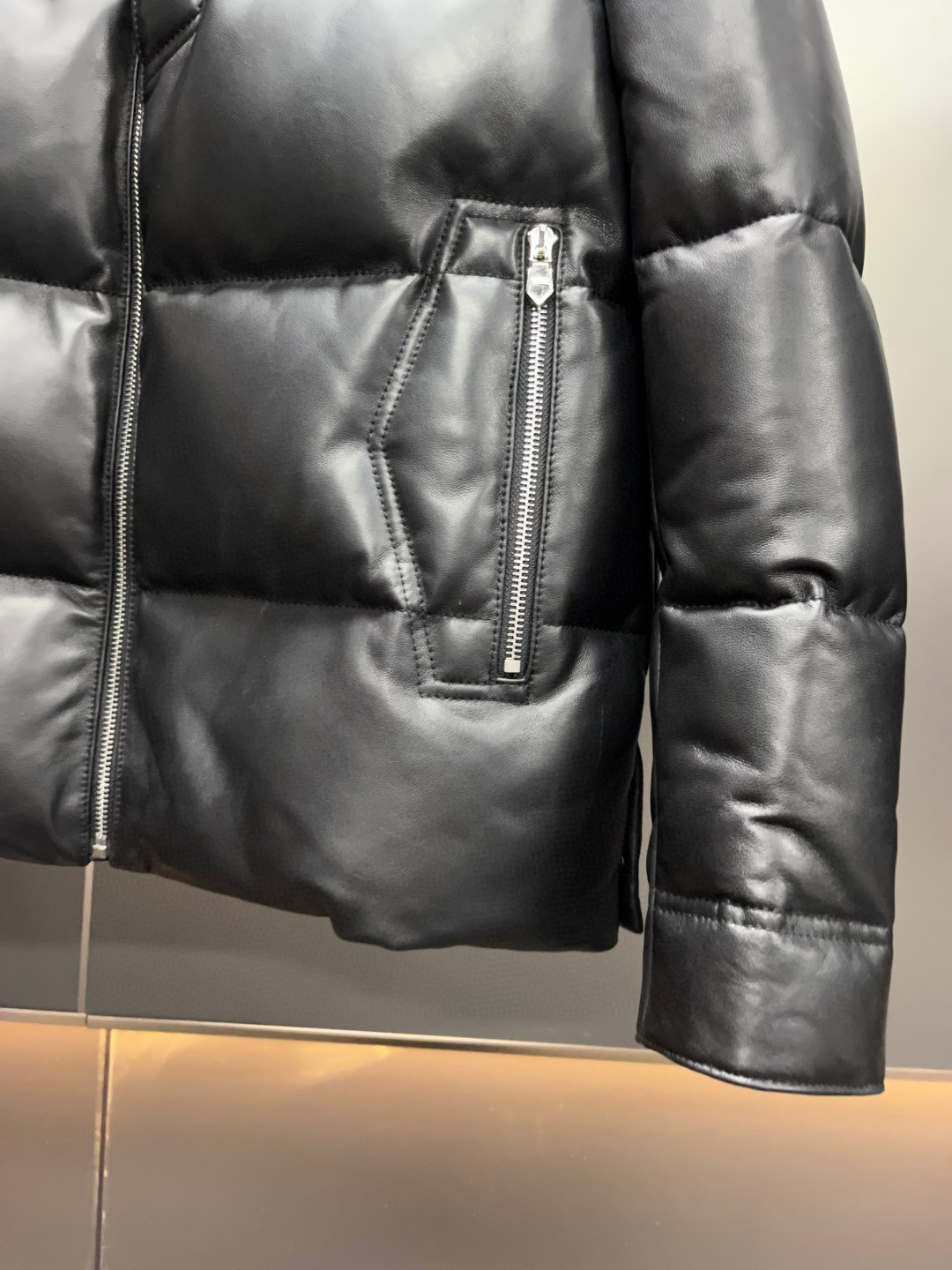 HERMES 爱马仕 连帽拉链真皮羽绒服 外套 夹克 保暖 长袖 黑色 咖色