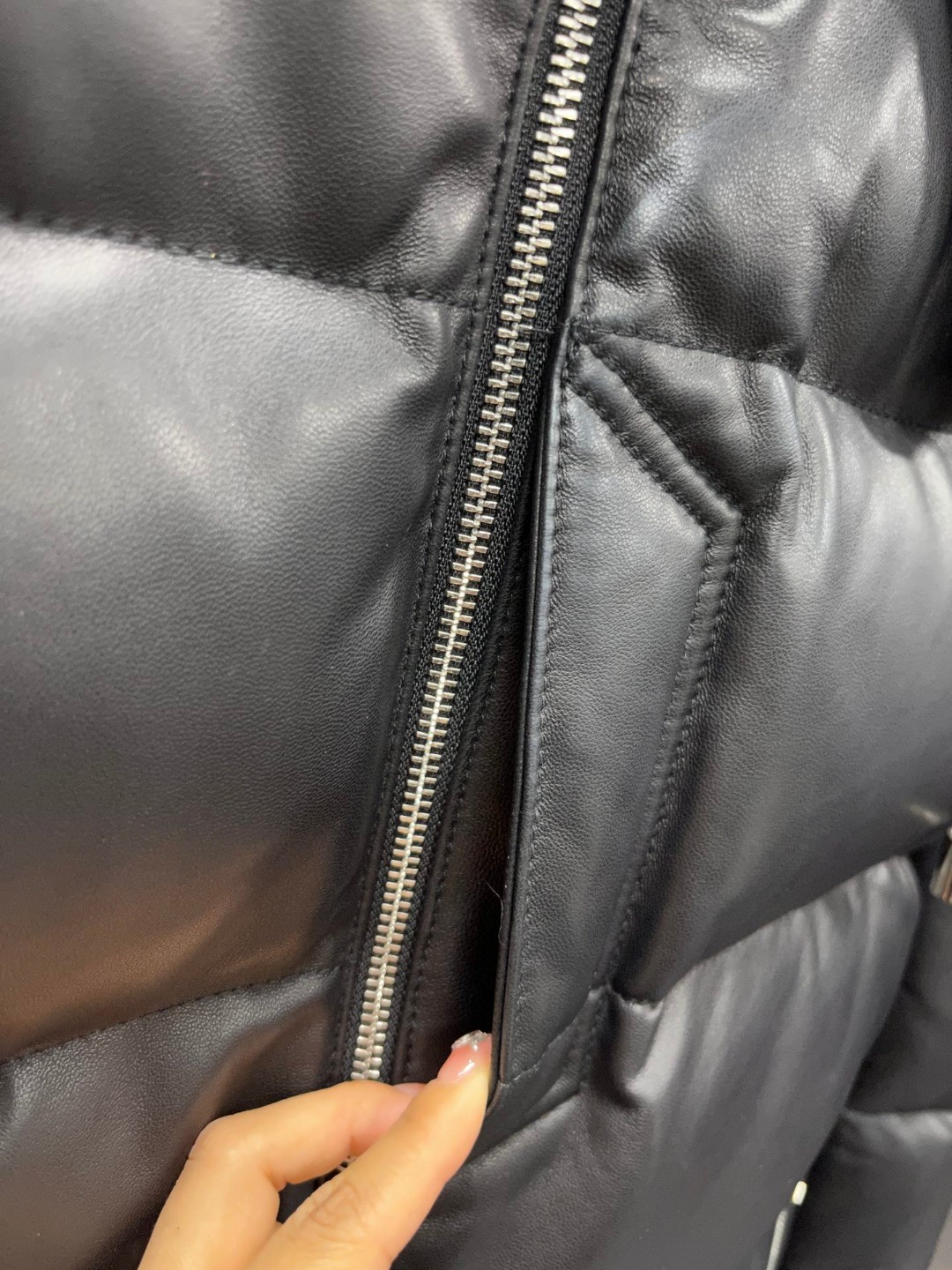 HERMES 爱马仕 连帽拉链真皮羽绒服 外套 夹克 保暖 长袖 黑色 咖色