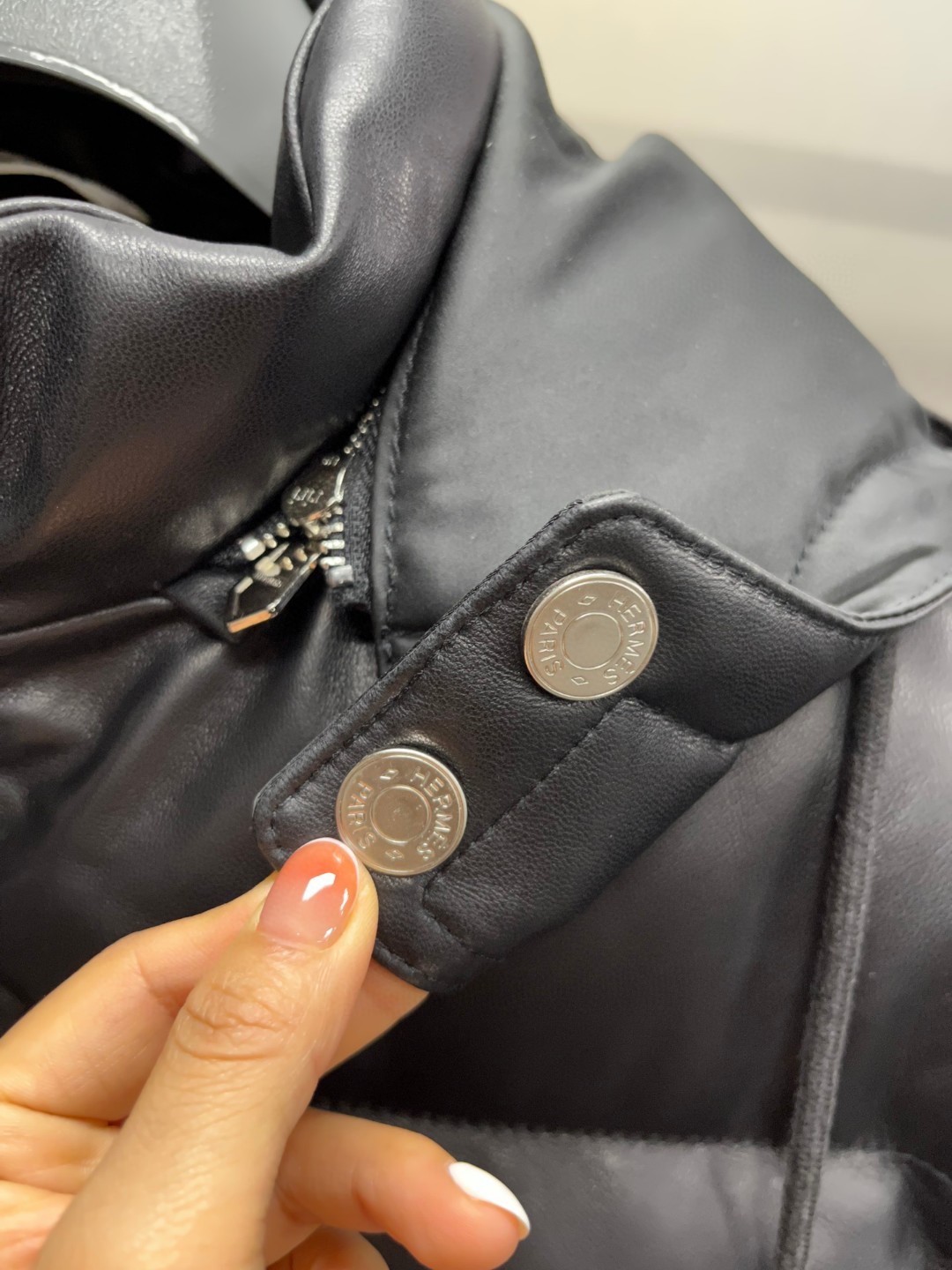 HERMES 爱马仕 连帽拉链真皮羽绒服 外套 夹克 保暖 长袖 黑色 咖色