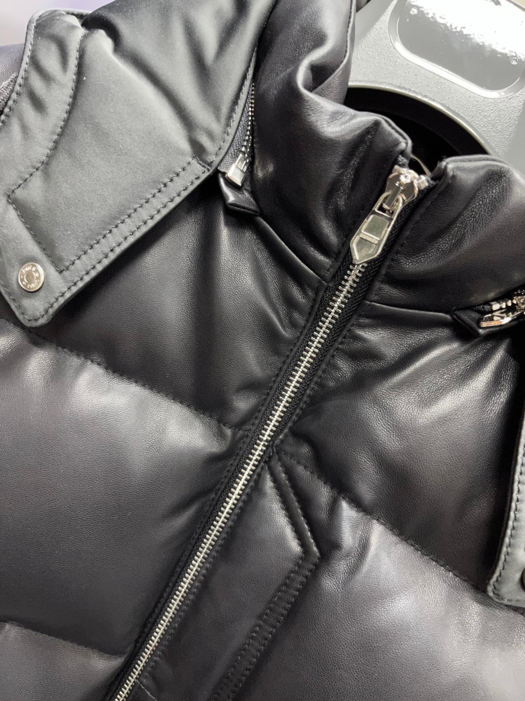 HERMES 爱马仕 连帽拉链真皮羽绒服 外套 夹克 保暖 长袖 黑色 咖色