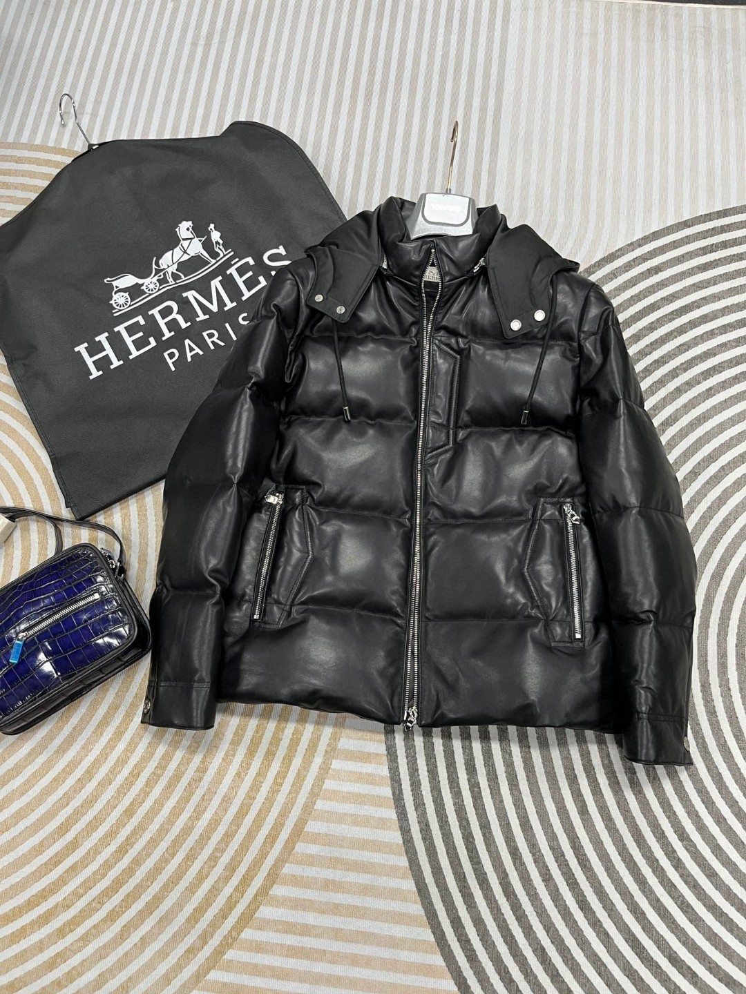 HERMES 爱马仕 连帽拉链真皮羽绒服 外套 夹克 保暖 长袖 黑色 咖色