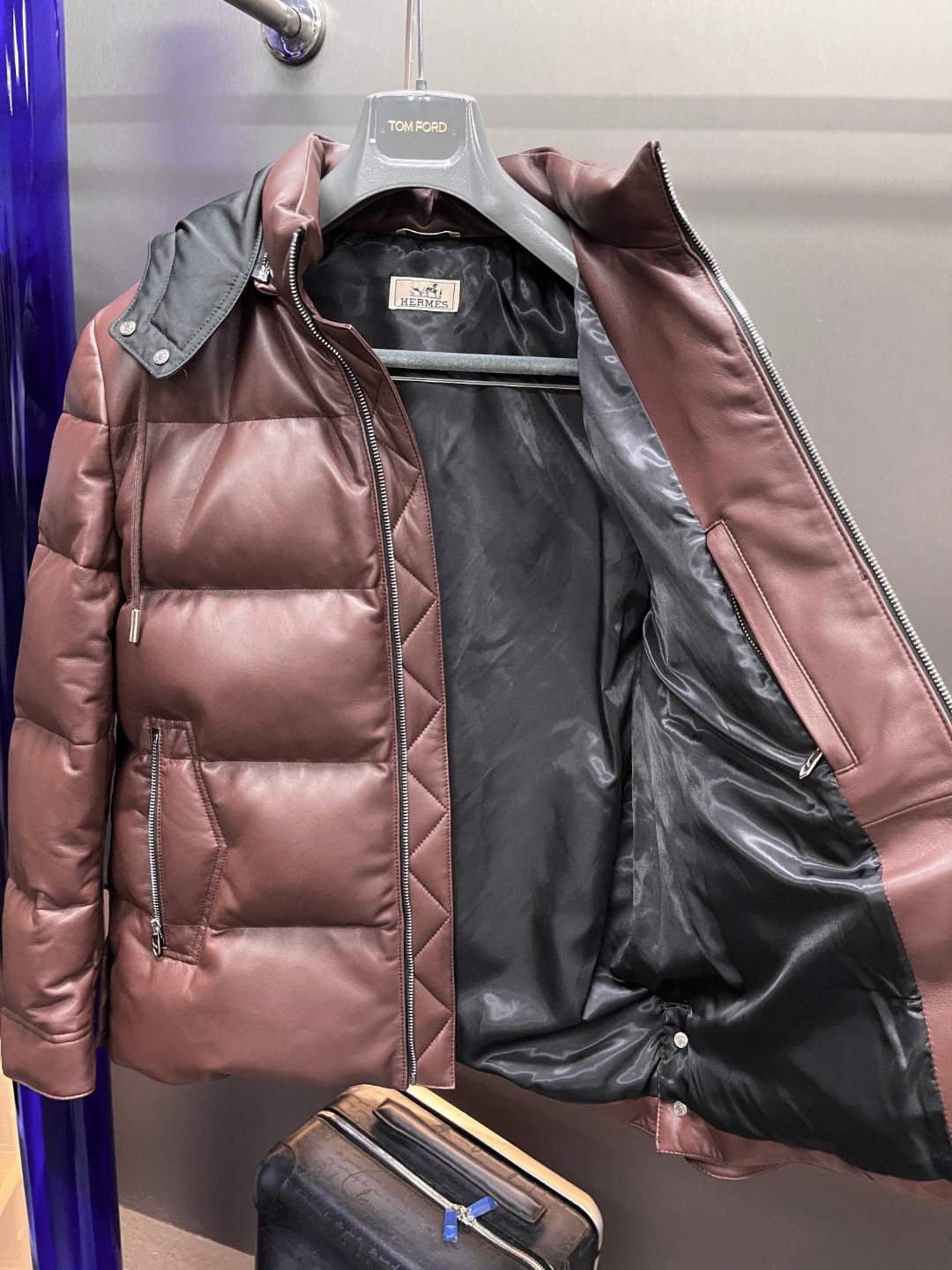 HERMES 爱马仕 连帽拉链真皮羽绒服 外套 夹克 保暖 长袖 黑色 咖色