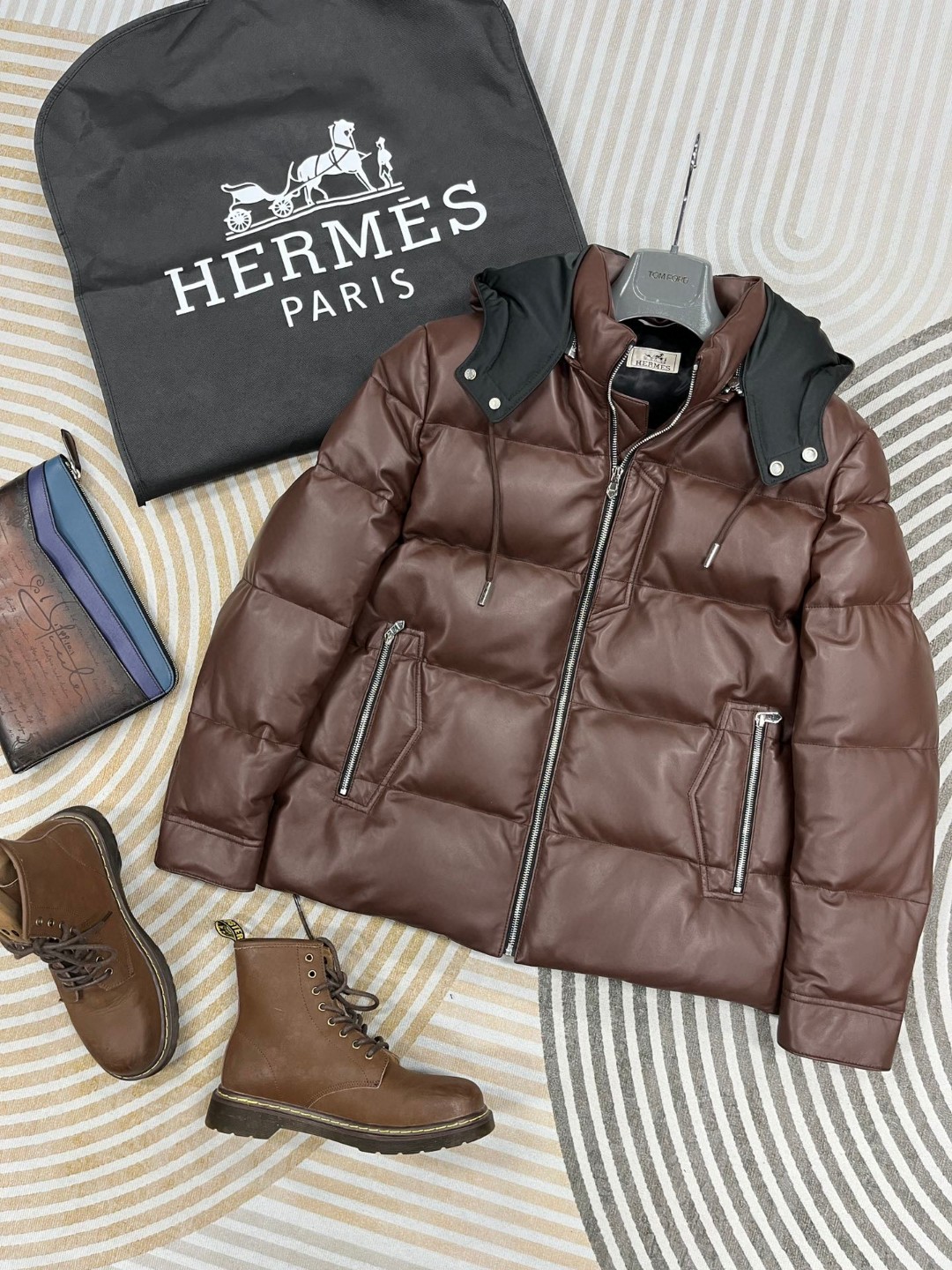 HERMES 爱马仕 连帽拉链真皮羽绒服 外套 夹克 保暖 长袖 黑色 咖色