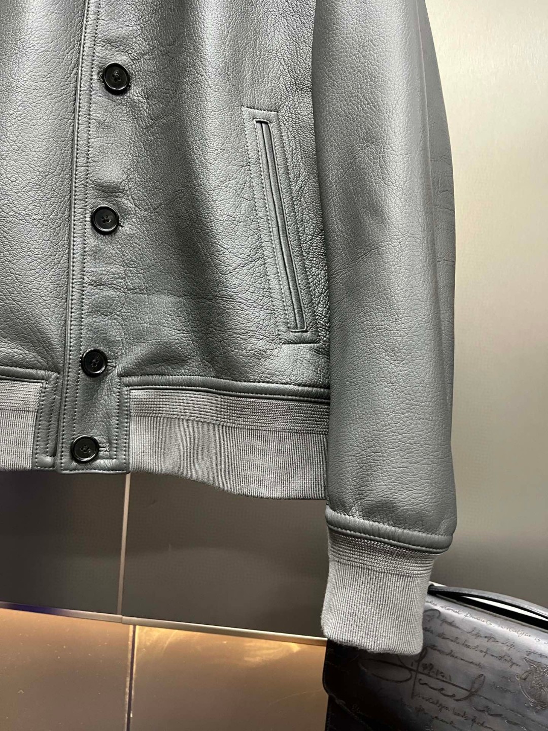 HERMES 爱马仕 立领皮夹克 外套 皮衣 长袖 黑色 灰色 酒红色