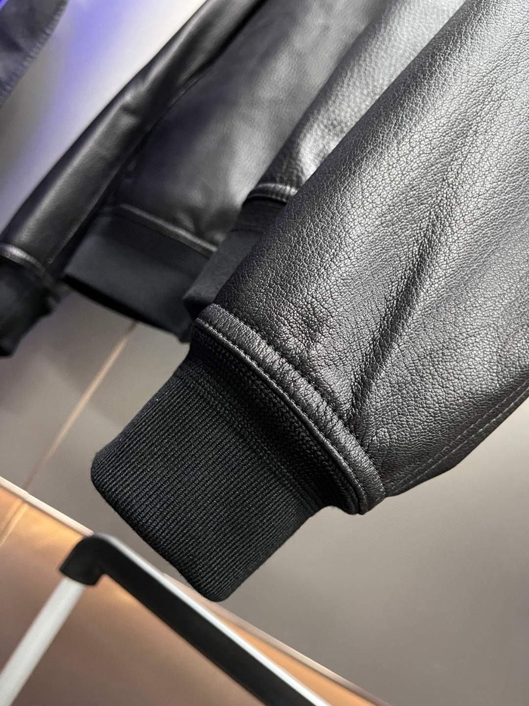 HERMES 爱马仕 立领皮夹克 外套 皮衣 长袖 黑色 灰色 酒红色