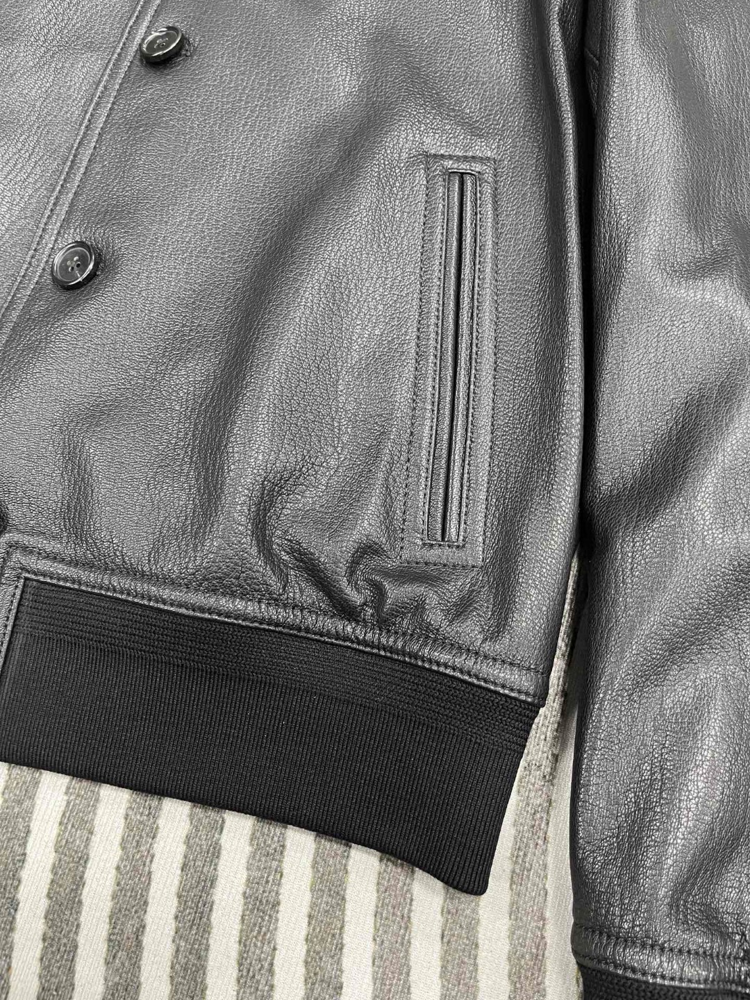 HERMES 爱马仕 立领皮夹克 外套 皮衣 长袖 黑色 灰色 酒红色