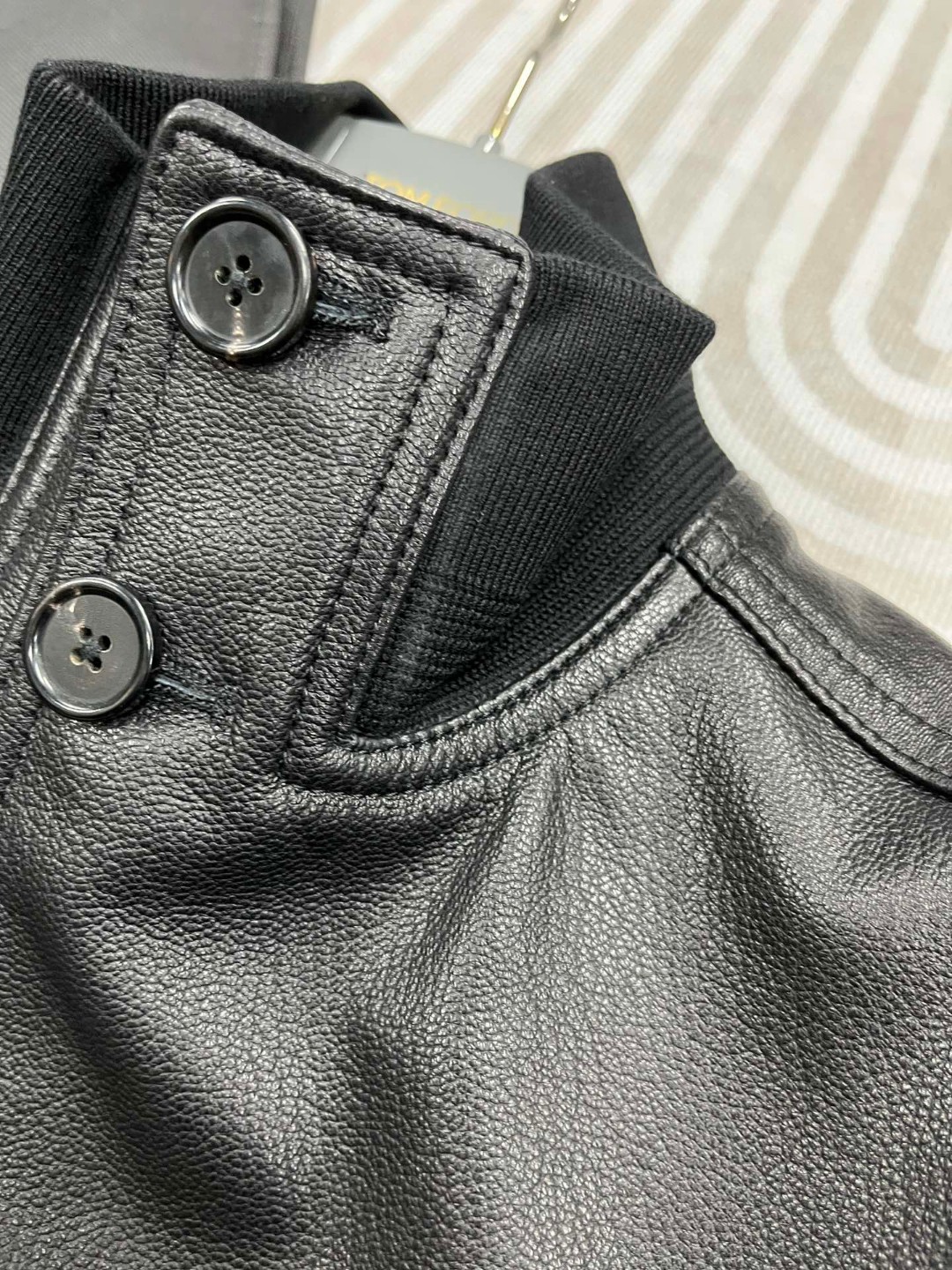 HERMES 爱马仕 立领皮夹克 外套 皮衣 长袖 黑色 灰色 酒红色