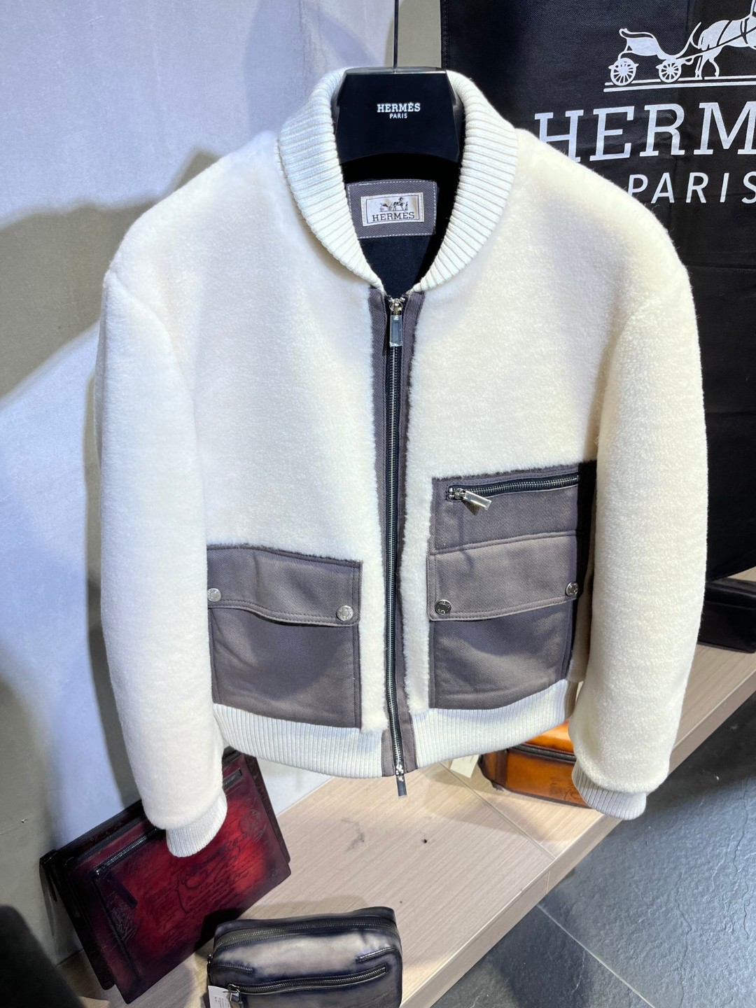 HERMES 爱马仕 棒球皮草拉链外套 夹克 长袖 保暖 米白色