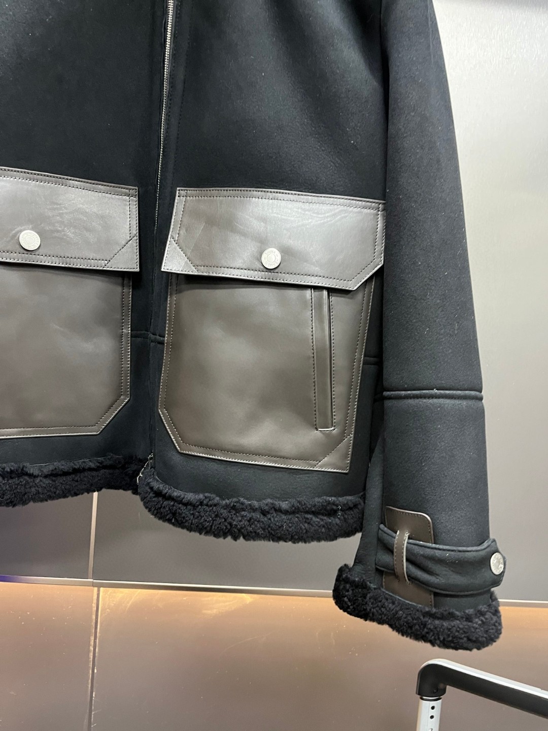 HERMES 爱马仕 皮毛一体拉链外套 夹克 皮衣 长袖 保暖 黑色 