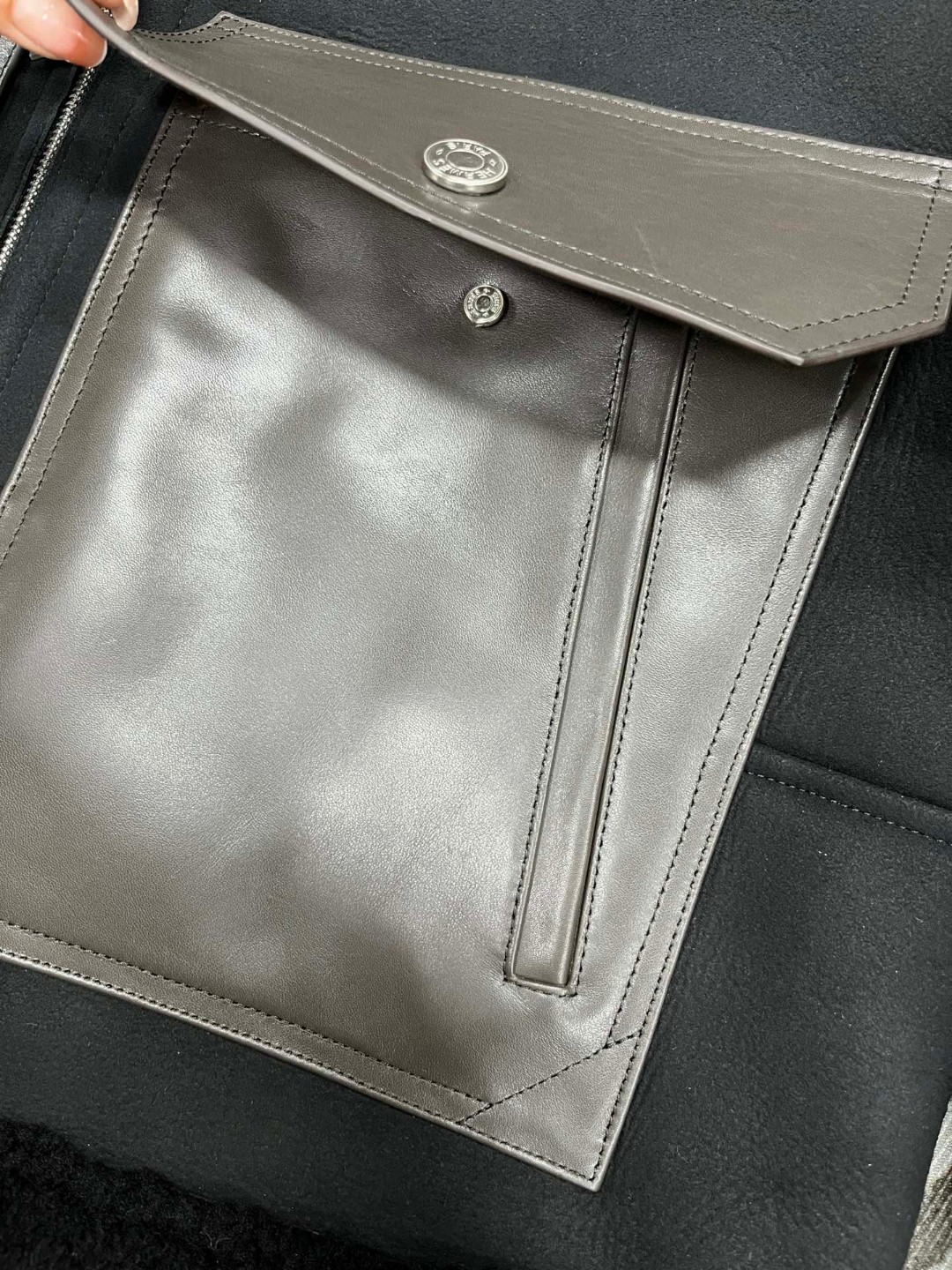 HERMES 爱马仕 皮毛一体拉链外套 夹克 皮衣 长袖 保暖 黑色 