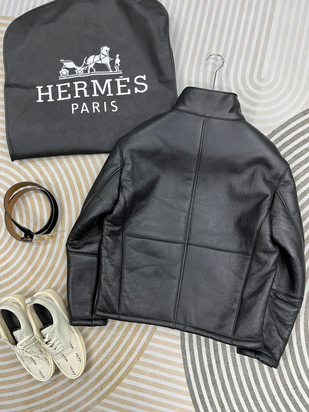 HERMES 爱马仕 皮毛一体拉链外套 夹克 皮衣 长袖 保暖 黑色 