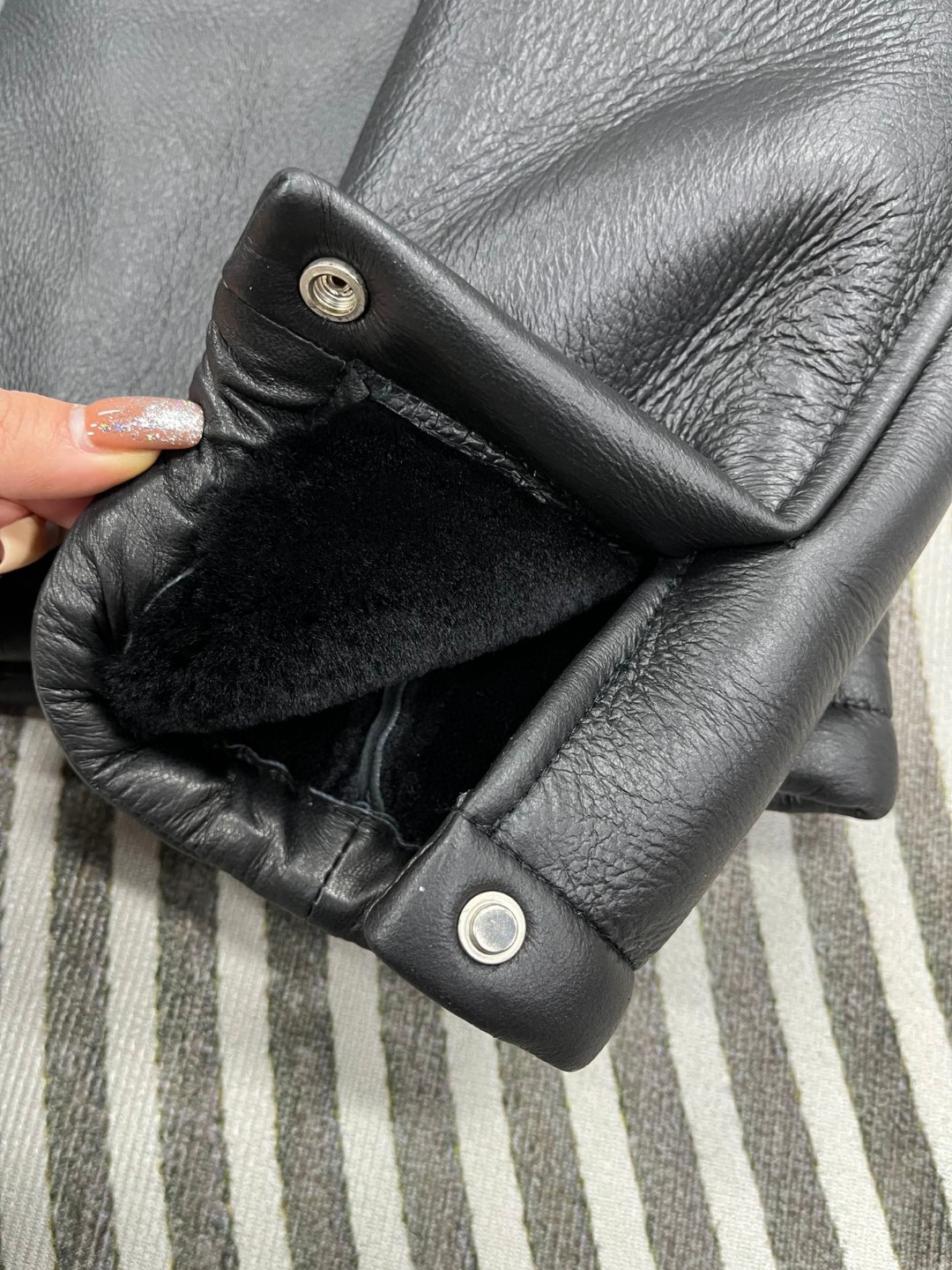 HERMES 爱马仕 皮毛一体拉链外套 夹克 皮衣 长袖 保暖 黑色 