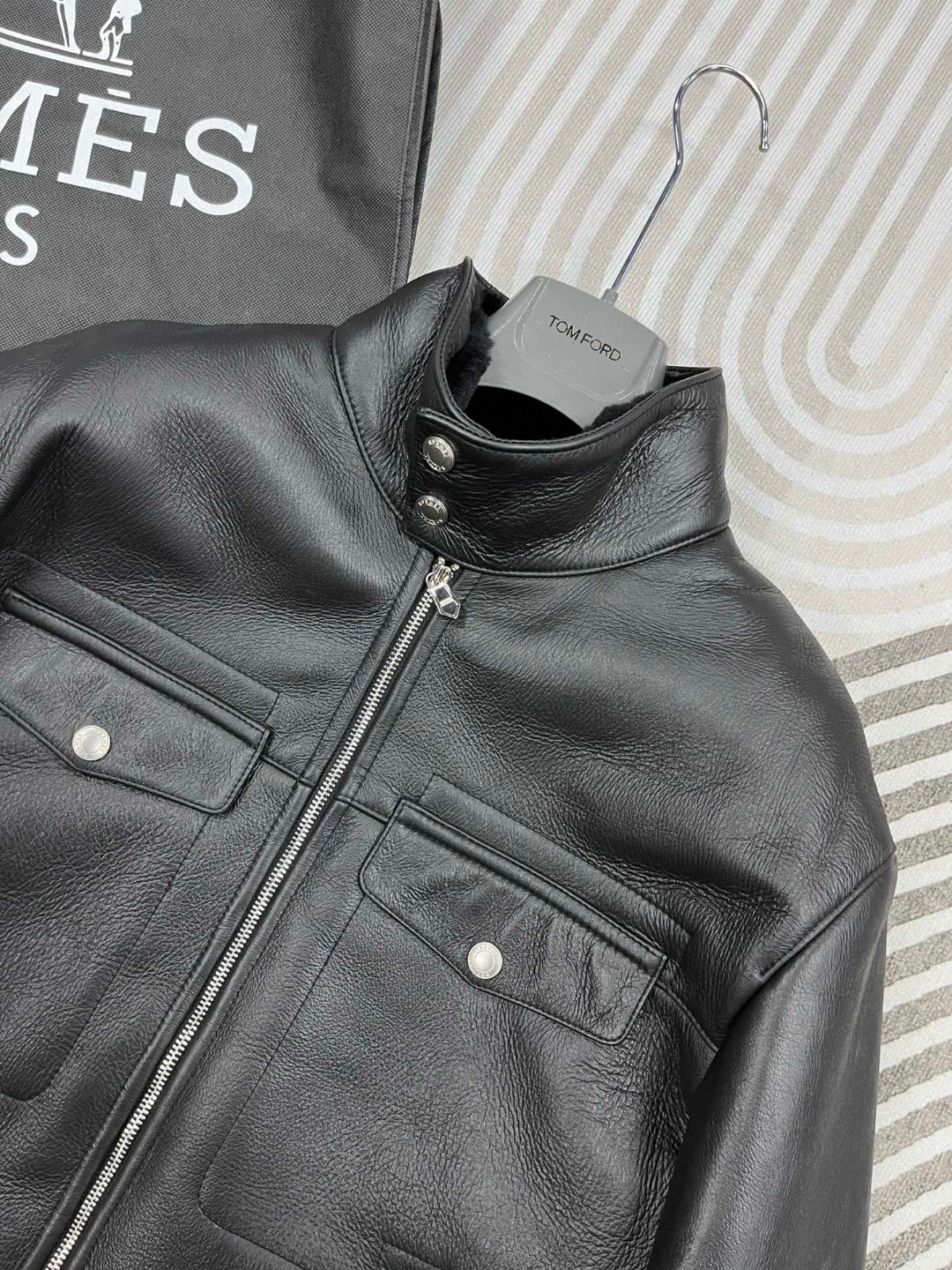 HERMES 爱马仕 皮毛一体拉链外套 夹克 皮衣 长袖 保暖 黑色 