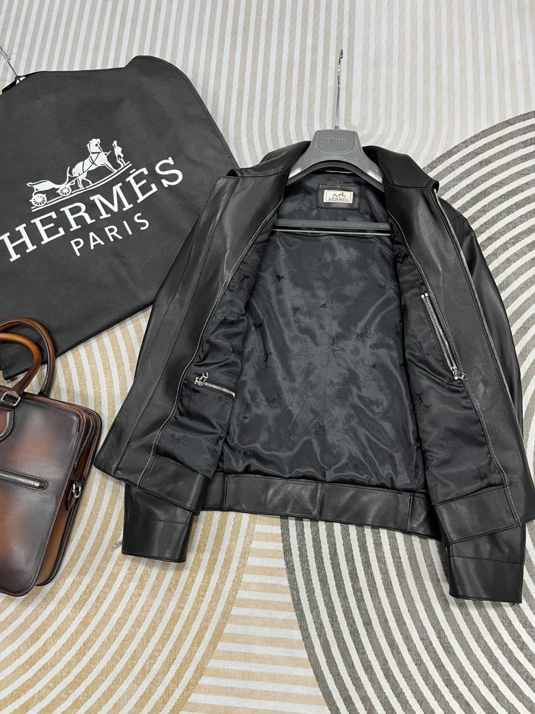 HERMES 爱马仕 羊皮拉链商务夹克 外套 皮衣 长袖 黑色 