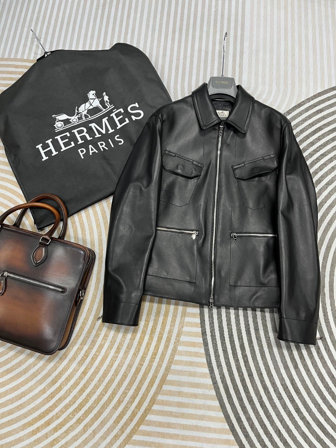 HERMES 爱马仕 羊皮拉链商务夹克 外套 皮衣 长袖 黑色 