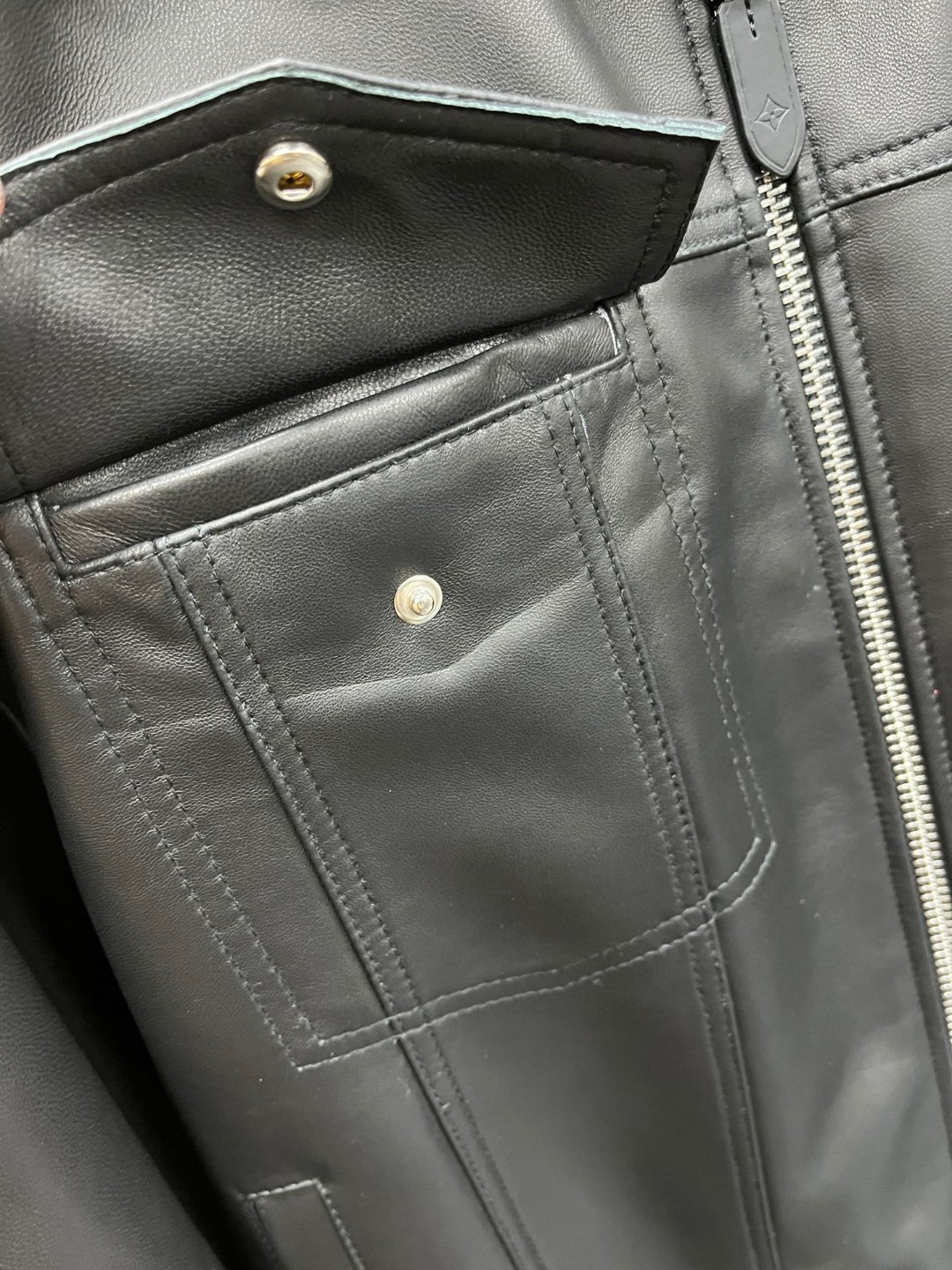 LOUIS VUITTON 路易威登 LV 可拆卸羊毛毛领夹棉羊皮夹克 皮衣 外套 保暖 长袖 黑色 白色