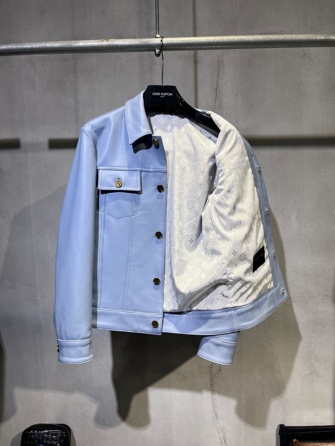 LOUIS VUITTON 路易威登 LV 时装款翻领皮衣外套 夹克 长袖 蓝色