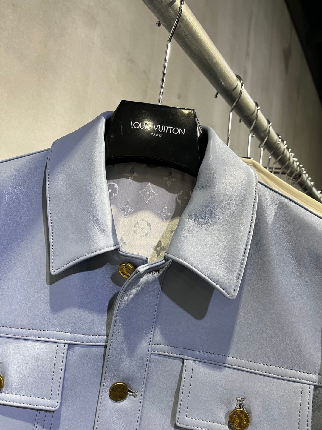 LOUIS VUITTON 路易威登 LV 时装款翻领皮衣外套 夹克 长袖 蓝色