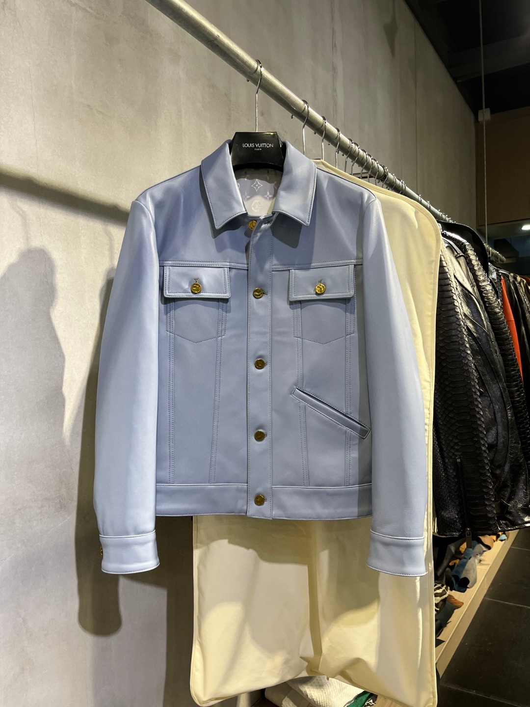 LOUIS VUITTON 路易威登 LV 时装款翻领皮衣外套 夹克 长袖 蓝色