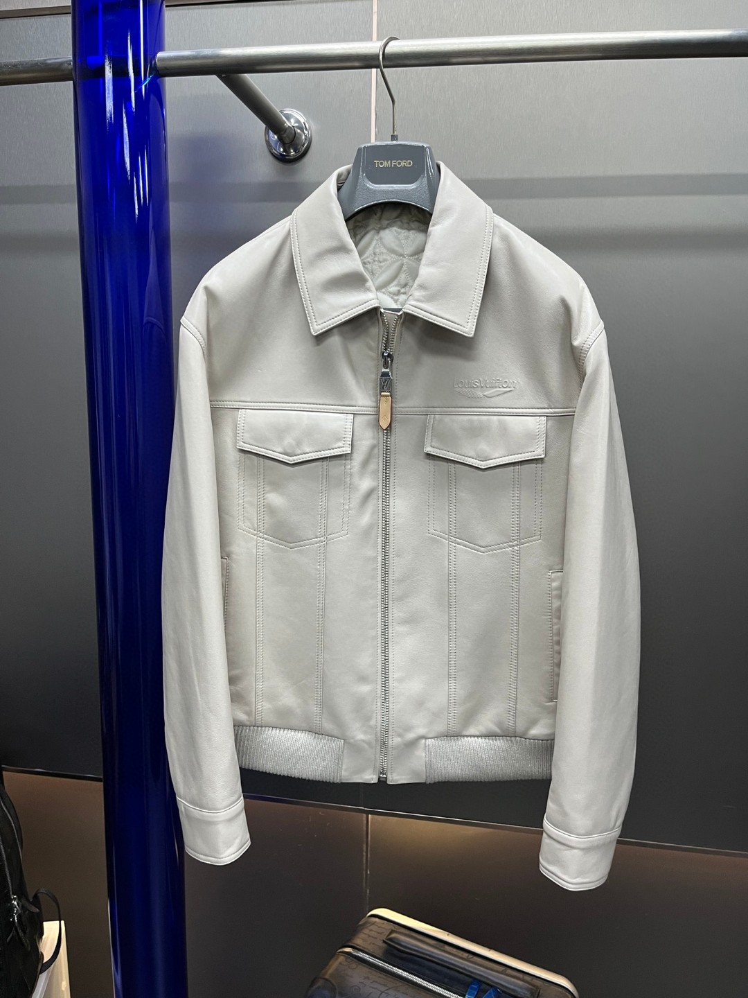 LOUIS VUITTON 路易威登 LV 可拆卸羊毛毛领夹棉羊皮夹克 皮衣 外套 保暖 长袖 黑色 白色