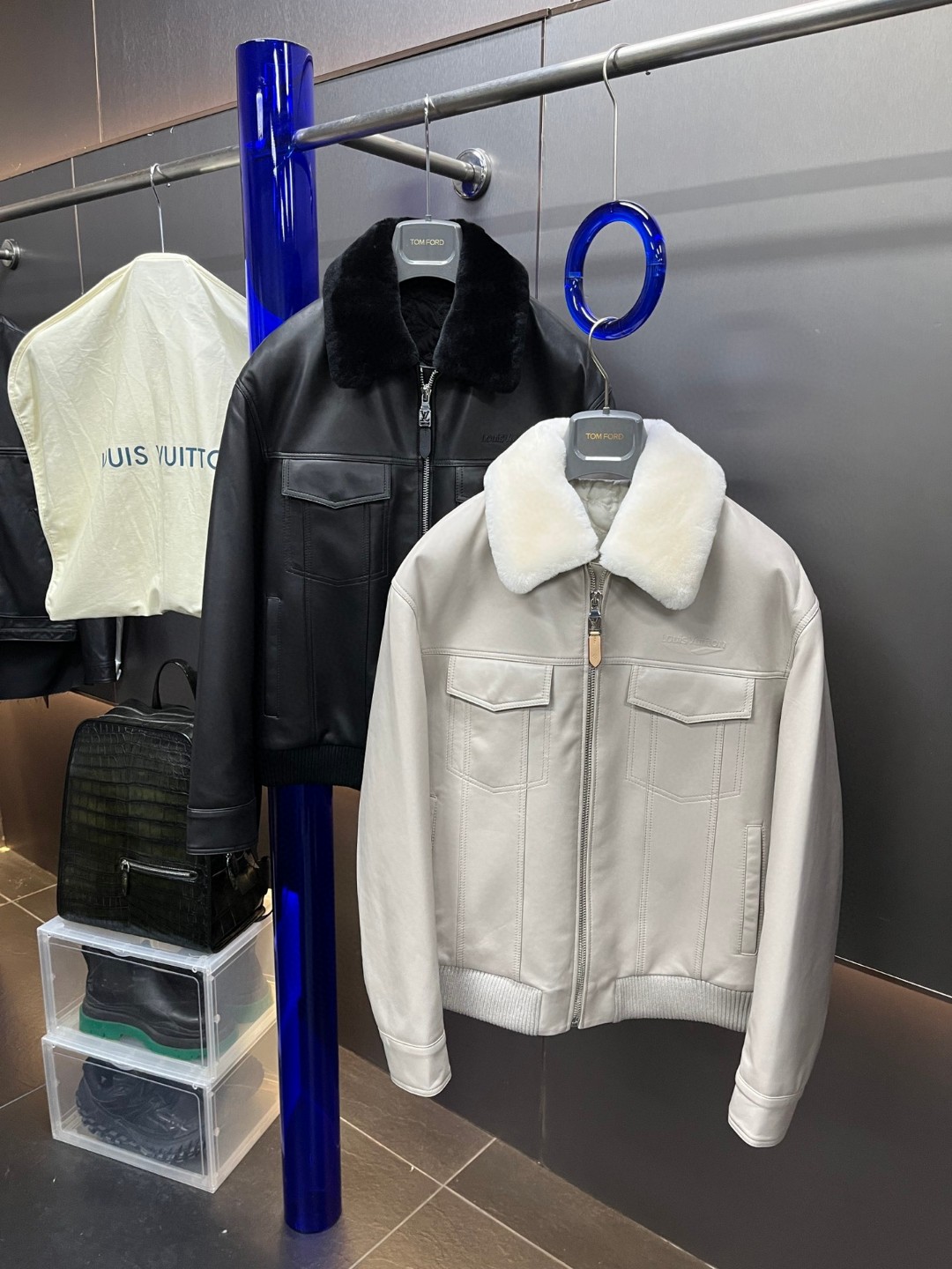 LOUIS VUITTON 路易威登 LV 可拆卸羊毛毛领夹棉羊皮夹克 皮衣 外套 保暖 长袖 黑色 白色