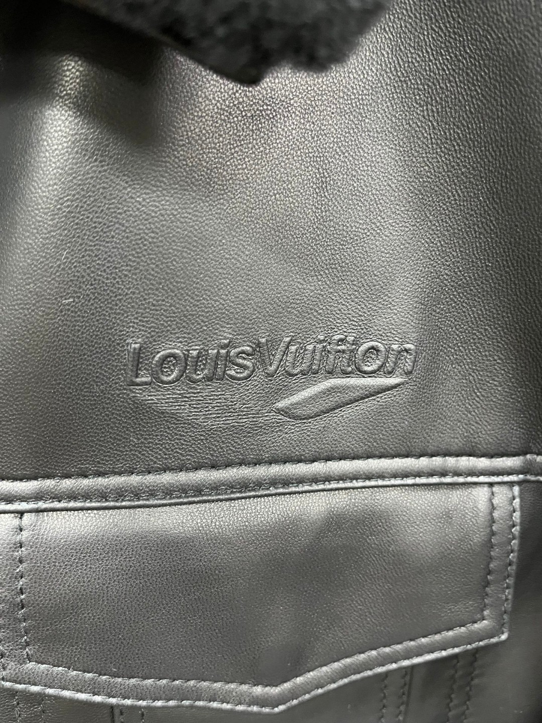 LOUIS VUITTON 路易威登 LV 可拆卸羊毛毛领夹棉羊皮夹克 皮衣 外套 保暖 长袖 黑色 白色