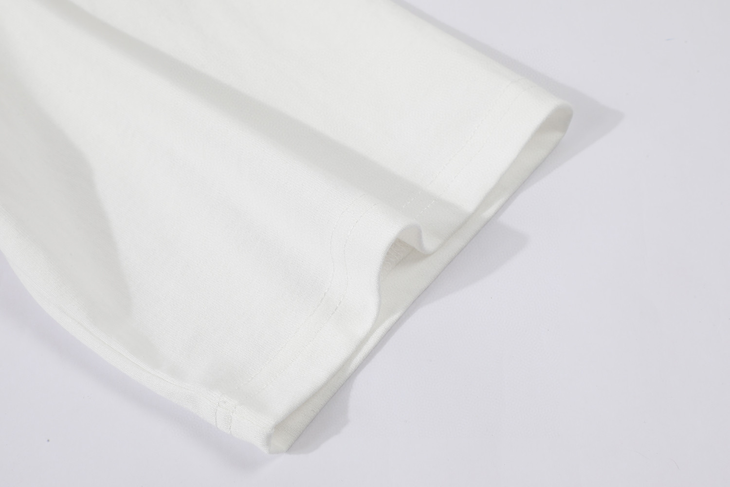 LOUIS VUITTON 路易威登 LV 红色刺绣字母圆领T恤 短袖 白色 A0 1A9GMM