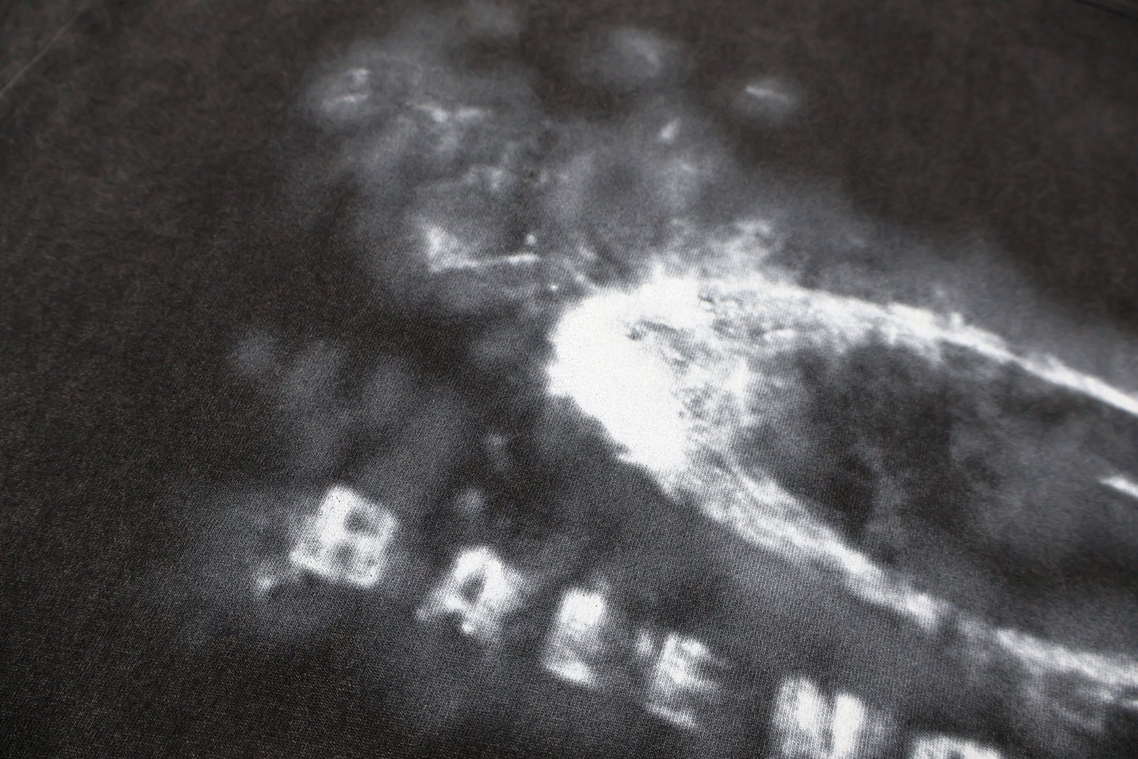 Balenciaga 巴黎世家 模糊圆环印花水洗短袖 T恤 圆领 夏季 黑色 A0 764235TTVN59034