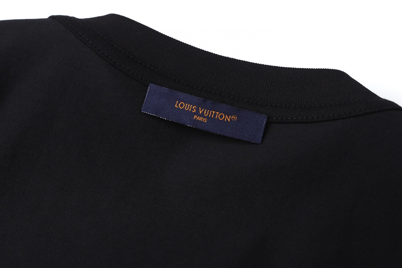 LOUIS VUITTON 路易威登 LV 经典徽标刺绣圆领T恤 短袖 白色 黑色 A0 1A1SA5