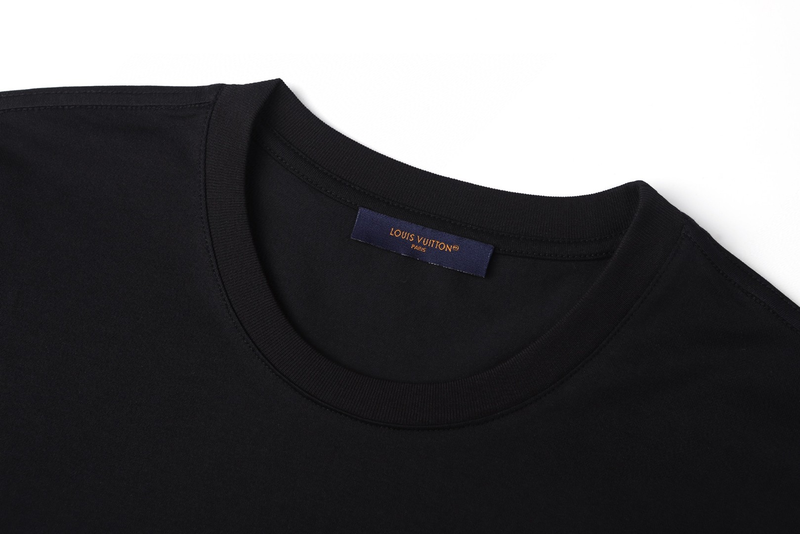 LOUIS VUITTON 路易威登 LV 经典徽标刺绣圆领T恤 短袖 白色 黑色 A0 1A1SA5
