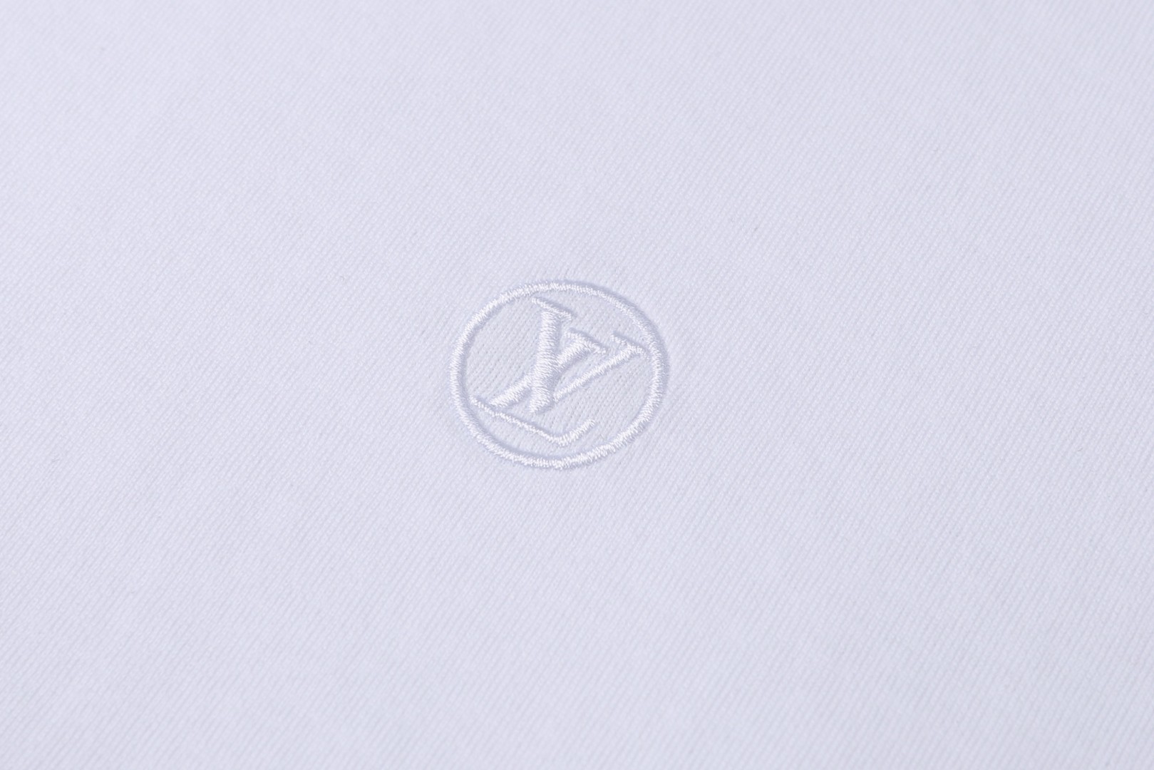 LOUIS VUITTON 路易威登 LV 经典徽标刺绣圆领T恤 短袖 白色 黑色 A0 1A1SA5